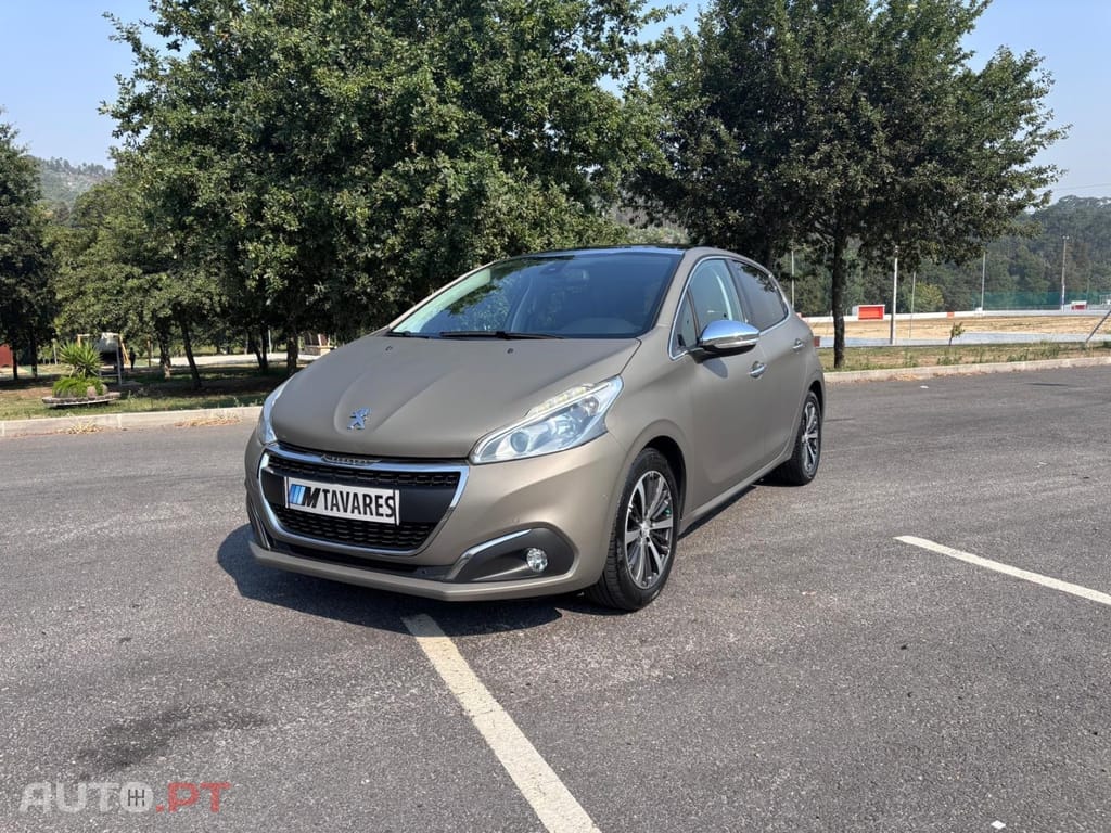 Peugeot 208 1.2 PureTech Signature
