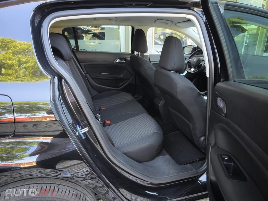 Peugeot 308 1.6 BlueHDi Style J17