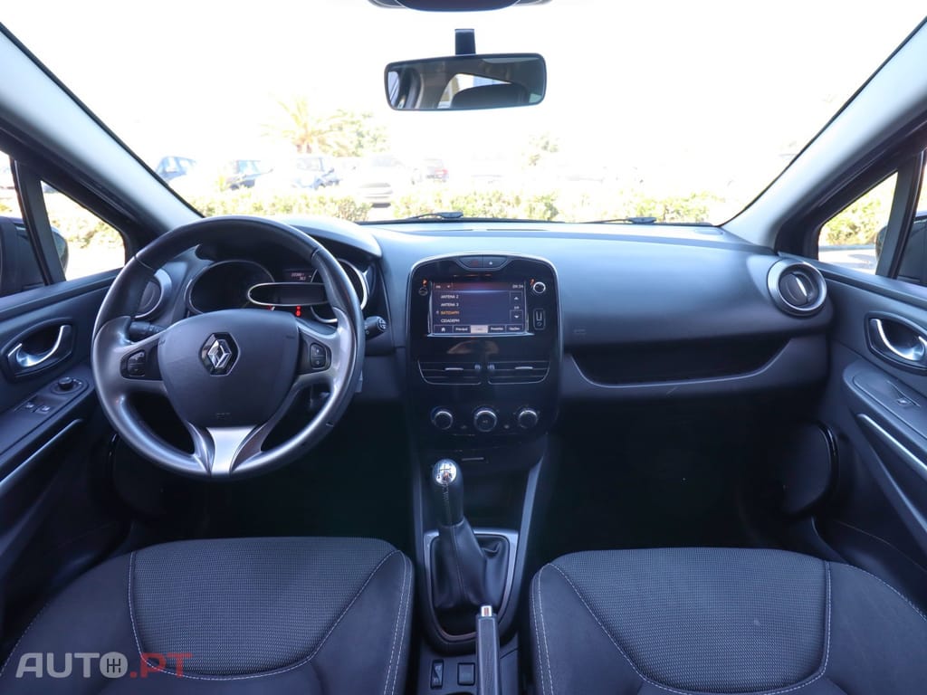Renault Clio Sport Tourer 1.5 dCi Dynamique S — fotografia 8