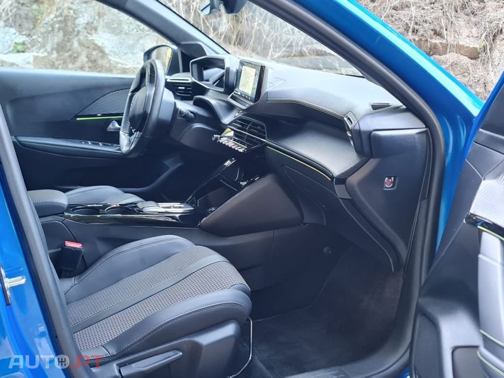 Peugeot E-208 GT