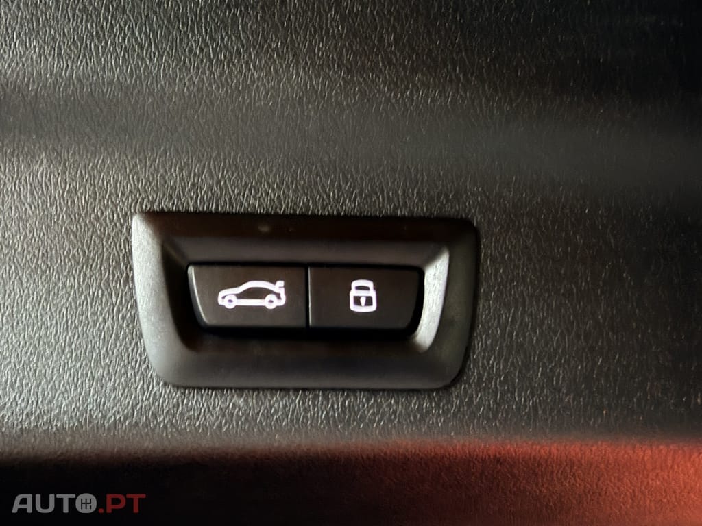 BMW iX1 xDrive30 Pack Desportivo M
