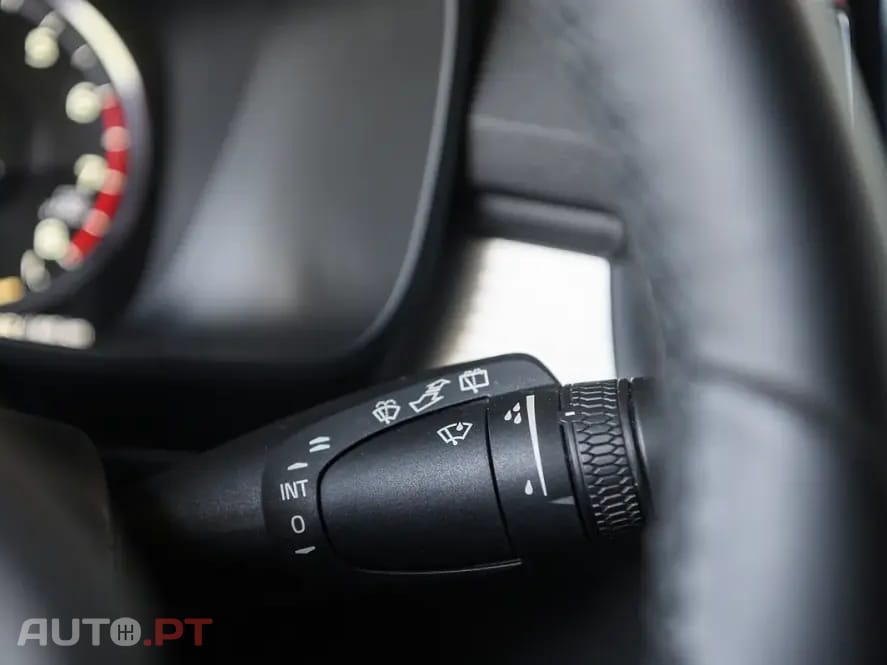 Volvo XC40 1.5 T2 Plus Dark Auto