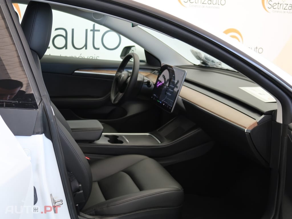 Tesla Model 3 Standard Range Plus RWD