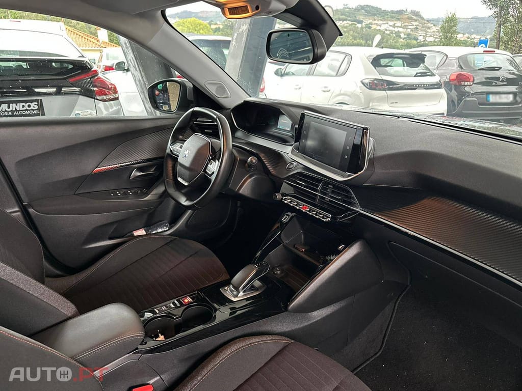 Peugeot E-2008 50 kWh Active Pack