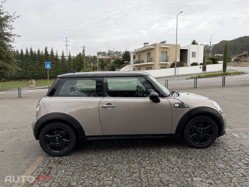 MINI Cooper Cooper D