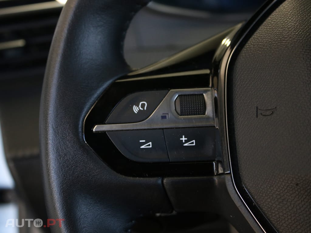 Peugeot 2008 PureTech 100 Allure