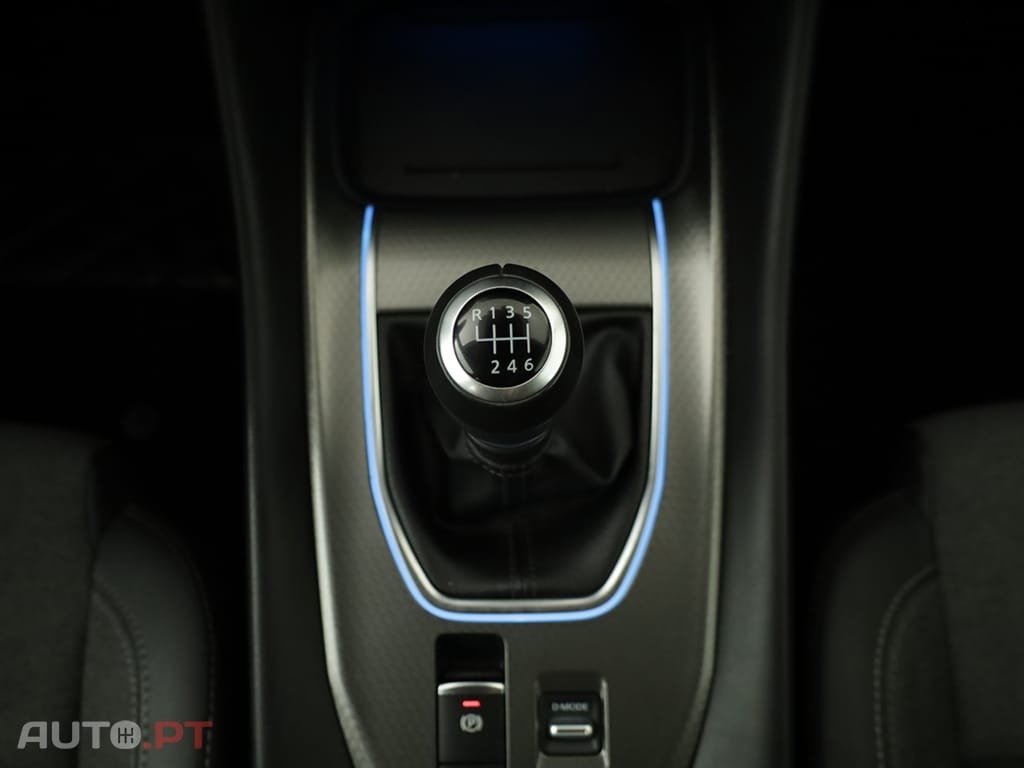 Nissan Qashqai 1.3 DIG-T N-Connecta LED Xtronic