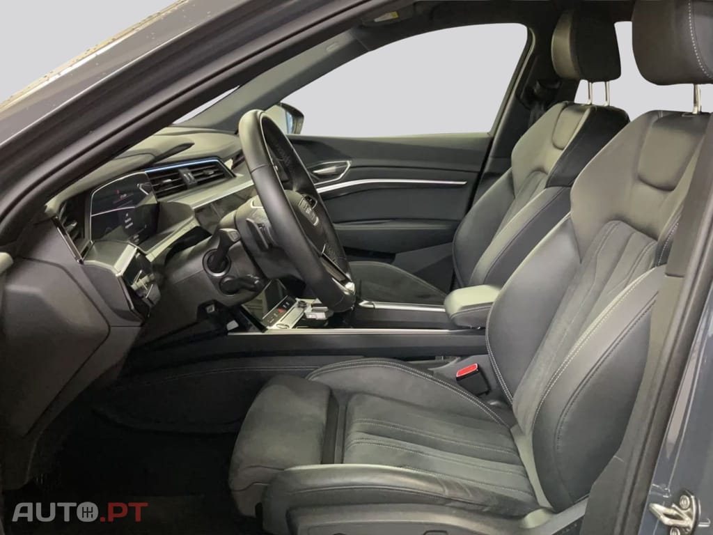 Audi Q8 E-Tron I.V.A DEDUTIVEL 50 quattro 