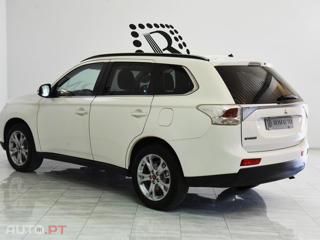 Mitsubishi Outlander 2.2 DI-D Instyle