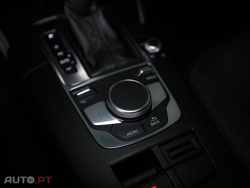 Audi A3 Limousine 30 TSI S Tronic