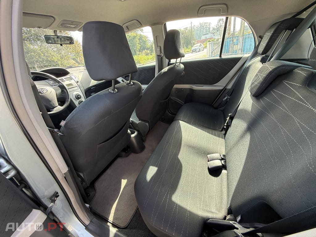 Toyota Yaris 1.0 VVT-i AC