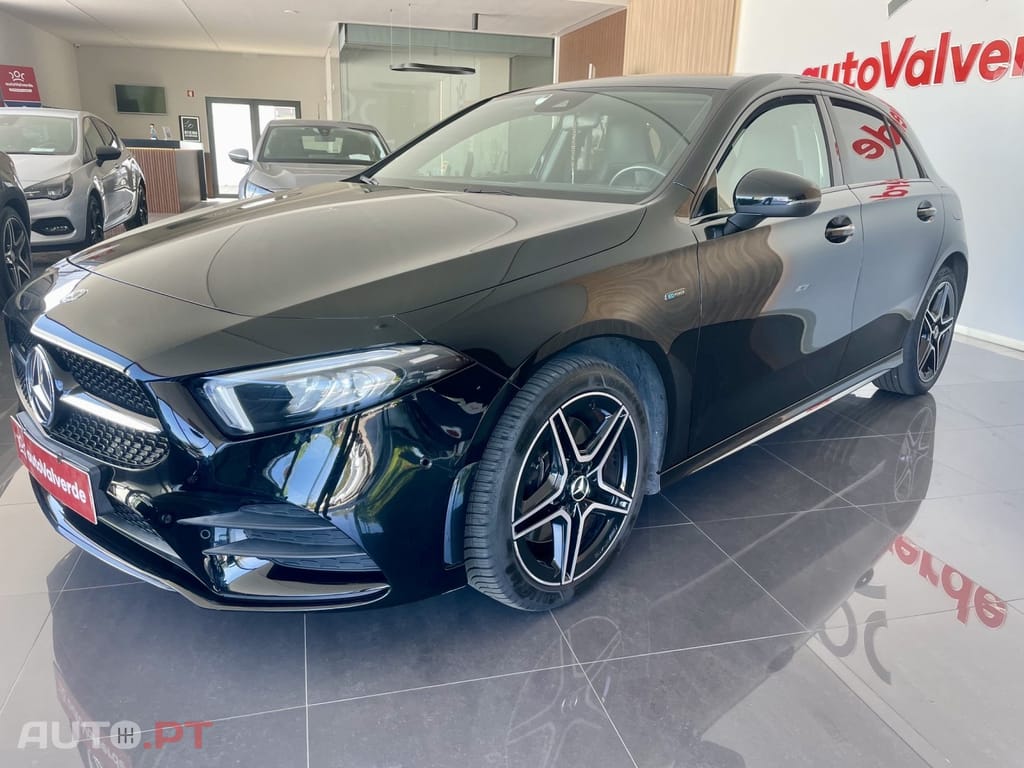Mercedes-Benz A 250 e 8G-DCT AMG Line