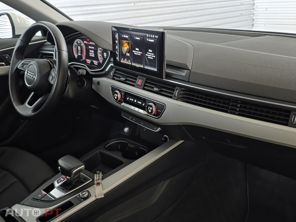 Audi A4 35 TDI S line S tronic