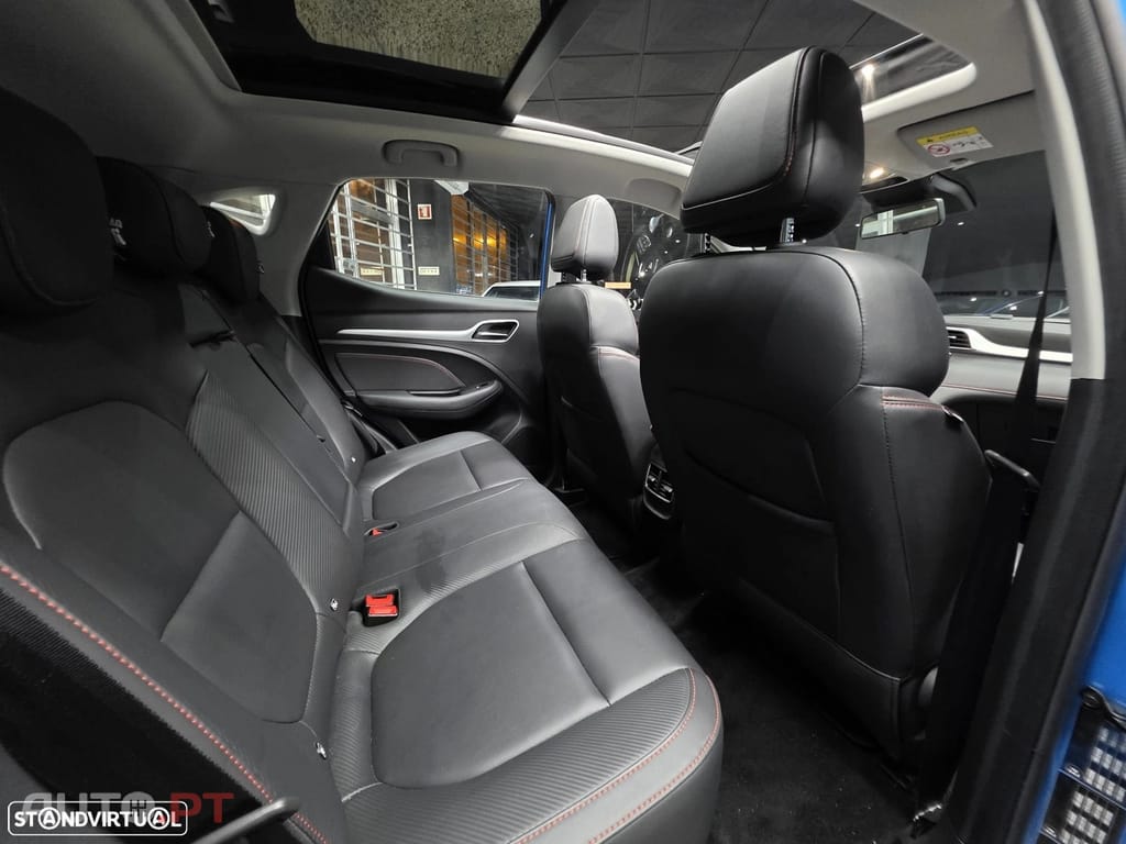 MG ZS EV 72.6 kWh Luxury OBC 11 kW