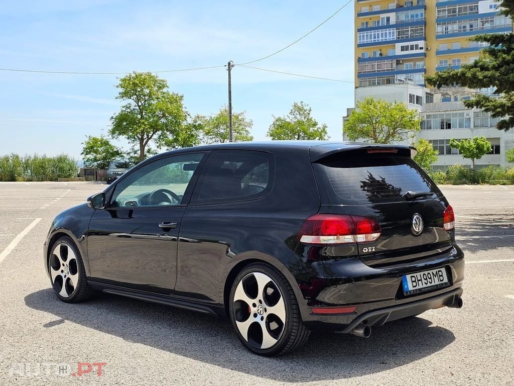 Volkswagen Golf 2.0 TSI GTI