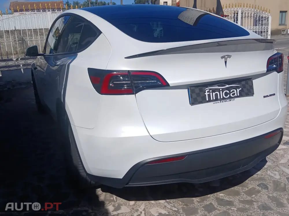 Tesla Model Y Performance Dual Motor AWD