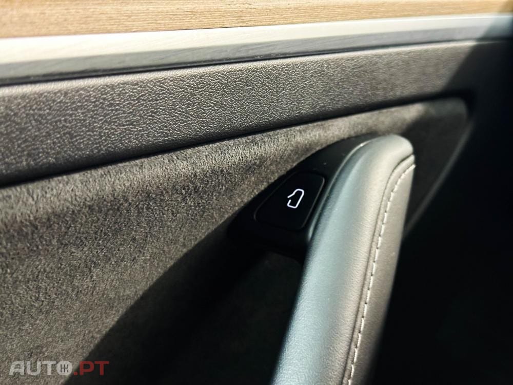 Tesla Model Y Long Range Dual Motor AWD