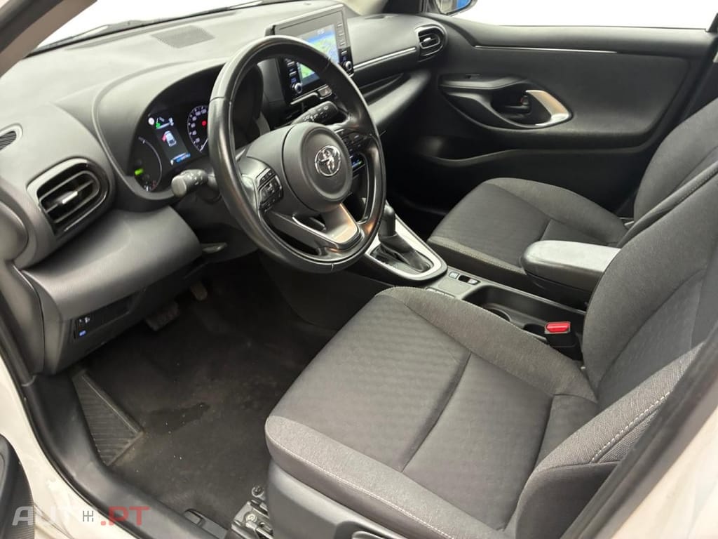 Toyota Yaris 1.5 Hybrid Dynamic Business + Zero Academy