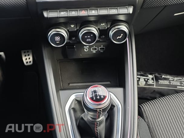 Renault Clio 1.0 TCe RS Line