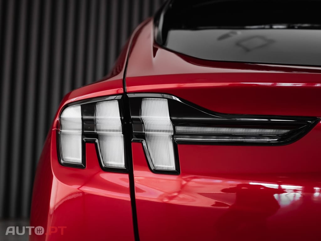 Ford Mustang Mach-E Standard