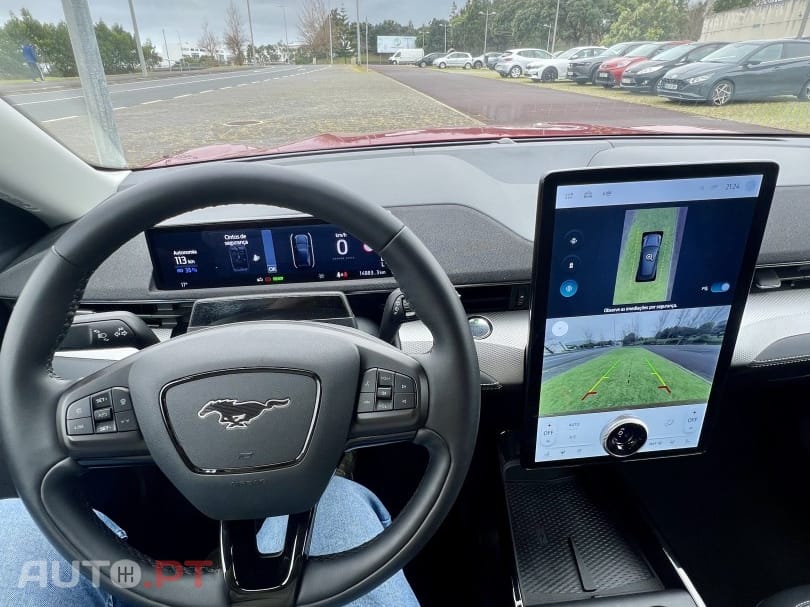 Ford Mustang Mach-E 75.7 kWh Base