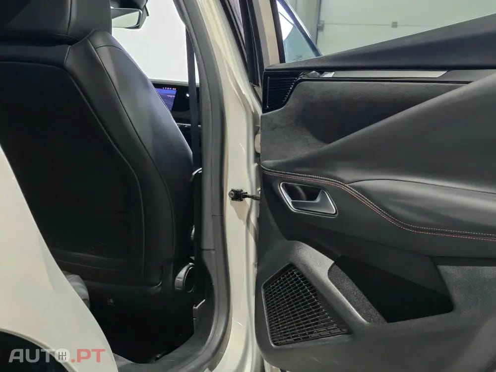 DS DS4 E-TENSE 225 PERFORMANCE LINE+
