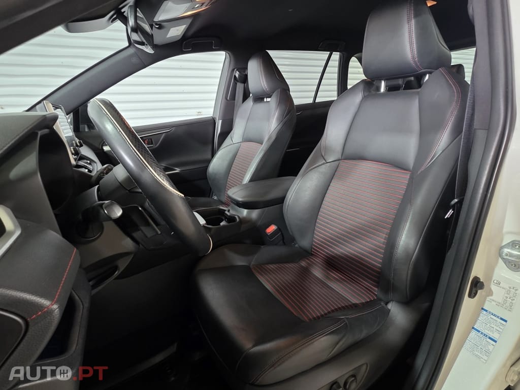 Toyota RAV4 2.5 Plug-in Hybrid Square Collection