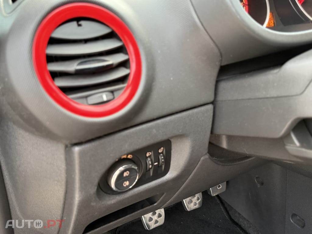 Opel Corsa 1.2 Black Edition