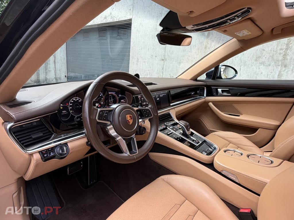Porsche Panamera 4 E-Hybrid Platinum Edition