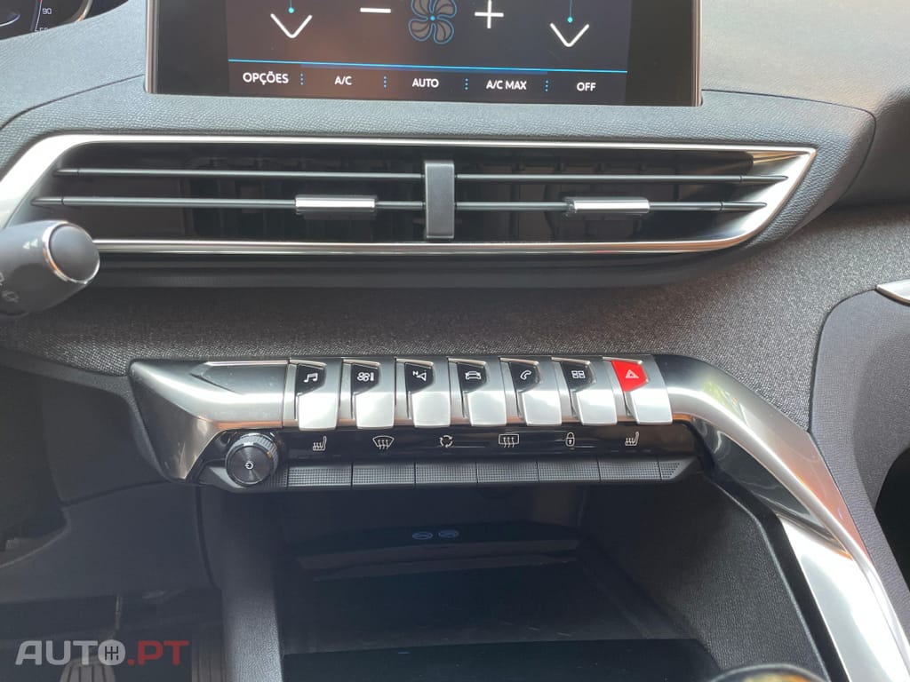 Peugeot 3008 1.2 ALLURE