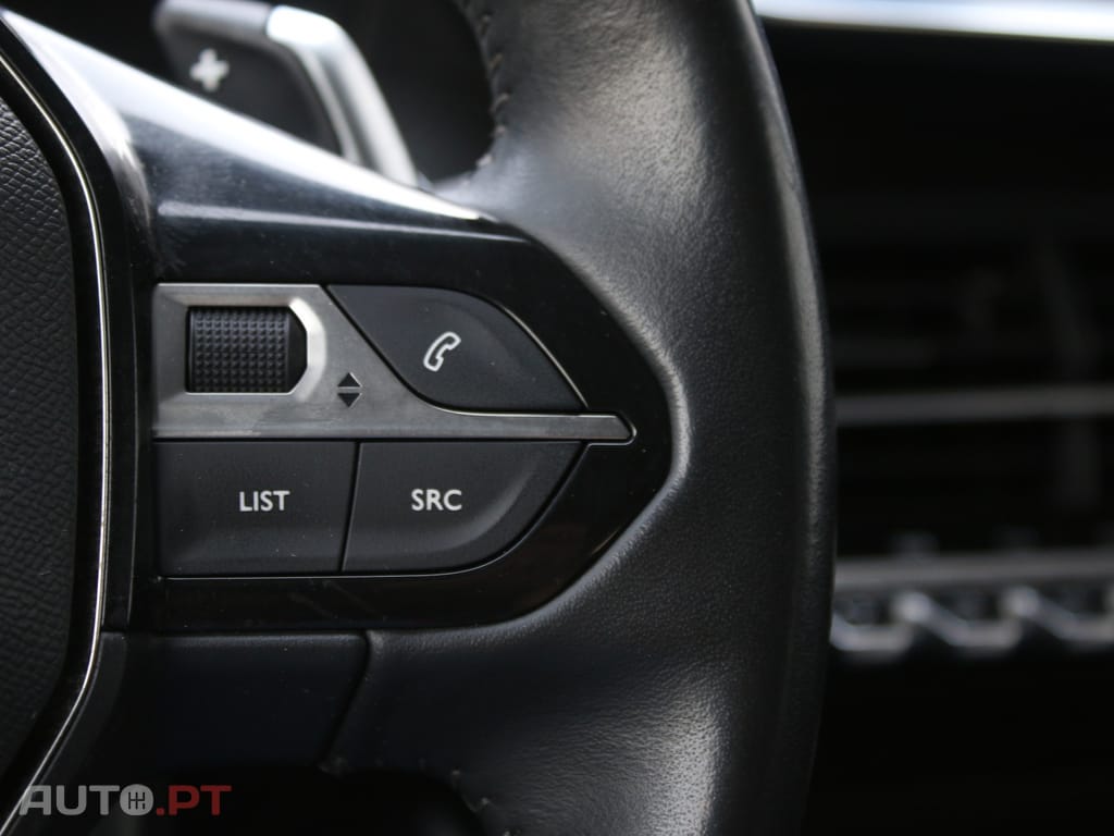 Peugeot 2008 1.5 BlueHDi Allure EAT8