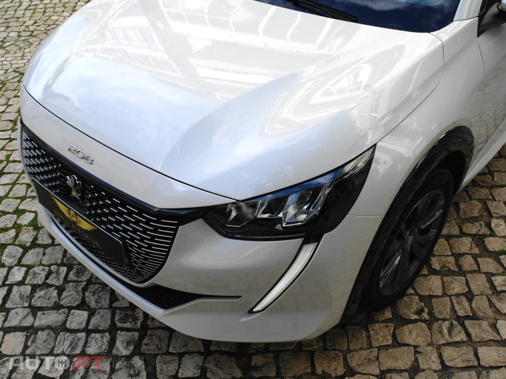 Peugeot E-208 50 kWh Active