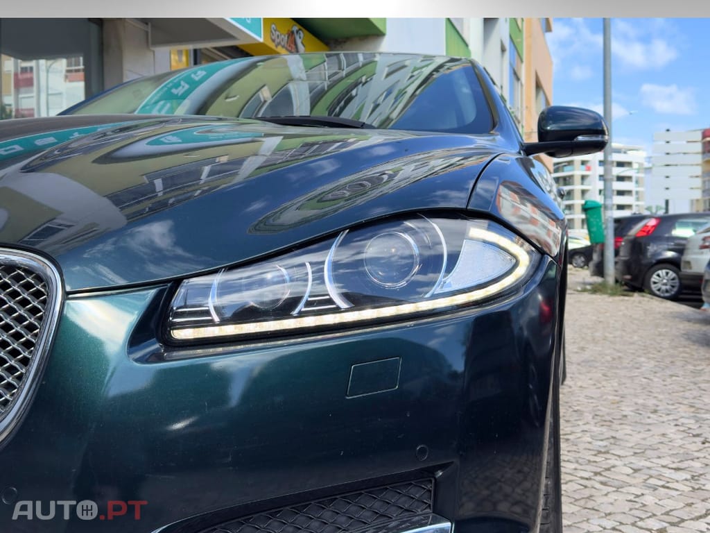 Jaguar XF 2.2 D Luxury
