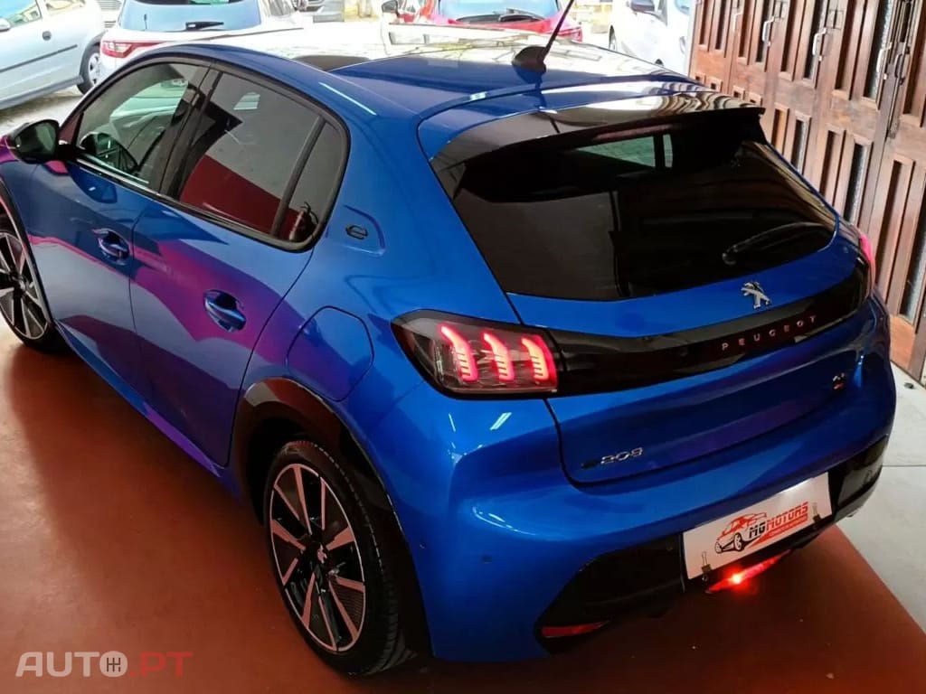 Peugeot E-208 GT