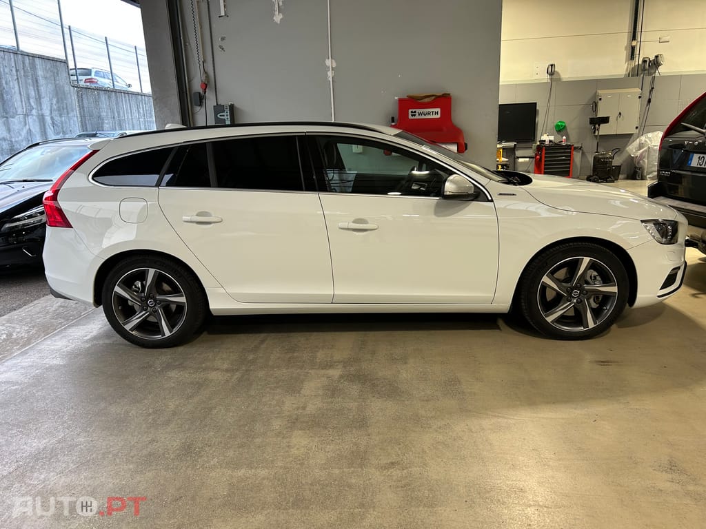 Volvo V60 R-Design D6 PLUG IN