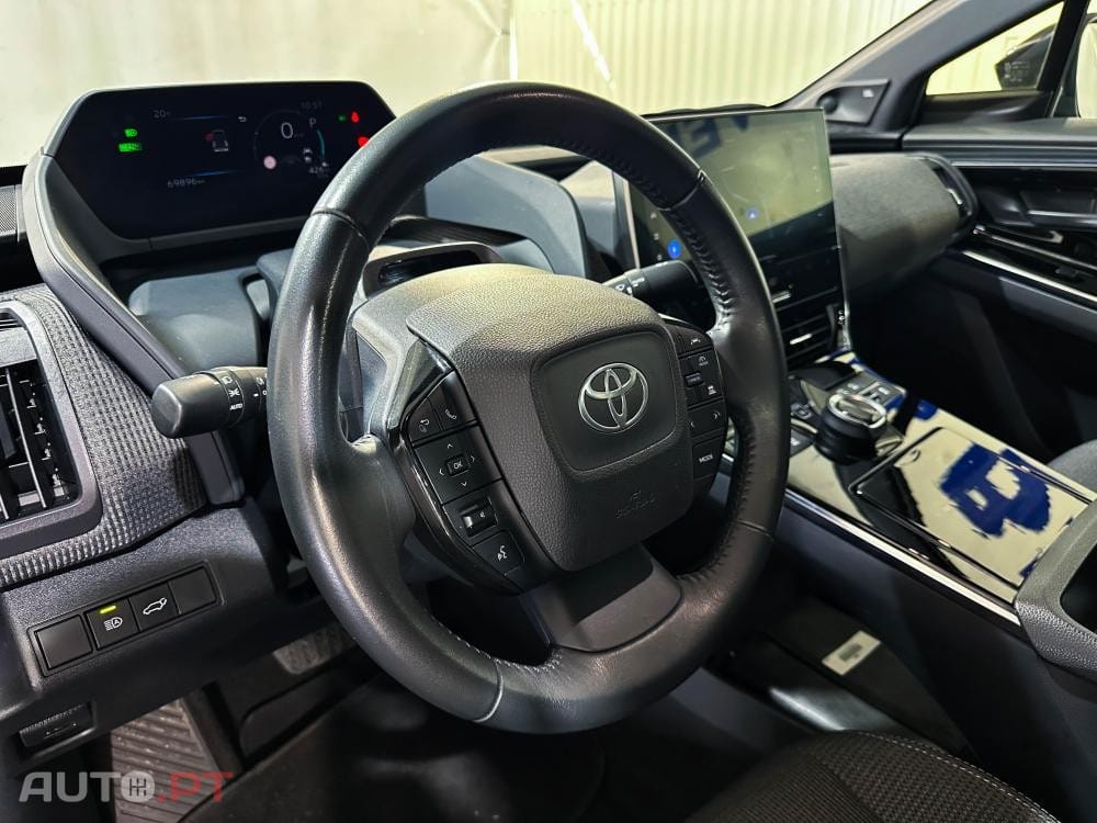 Toyota bZ4X 71,4 kWh Premium AWD