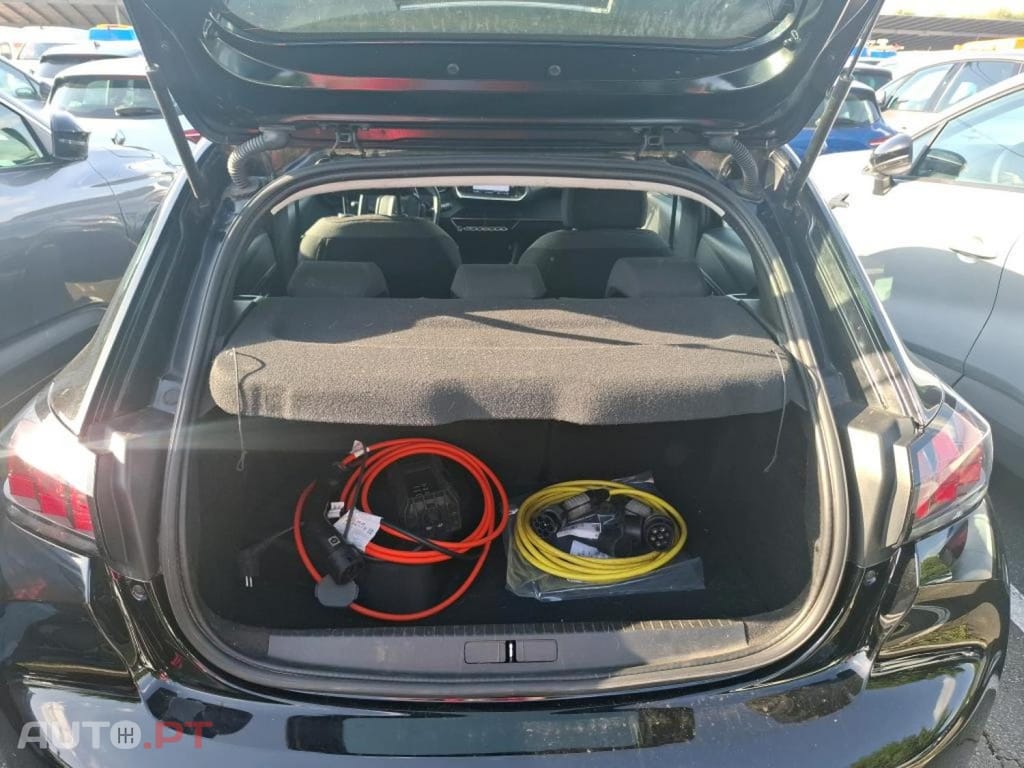 Peugeot E-208 50 kWh Active