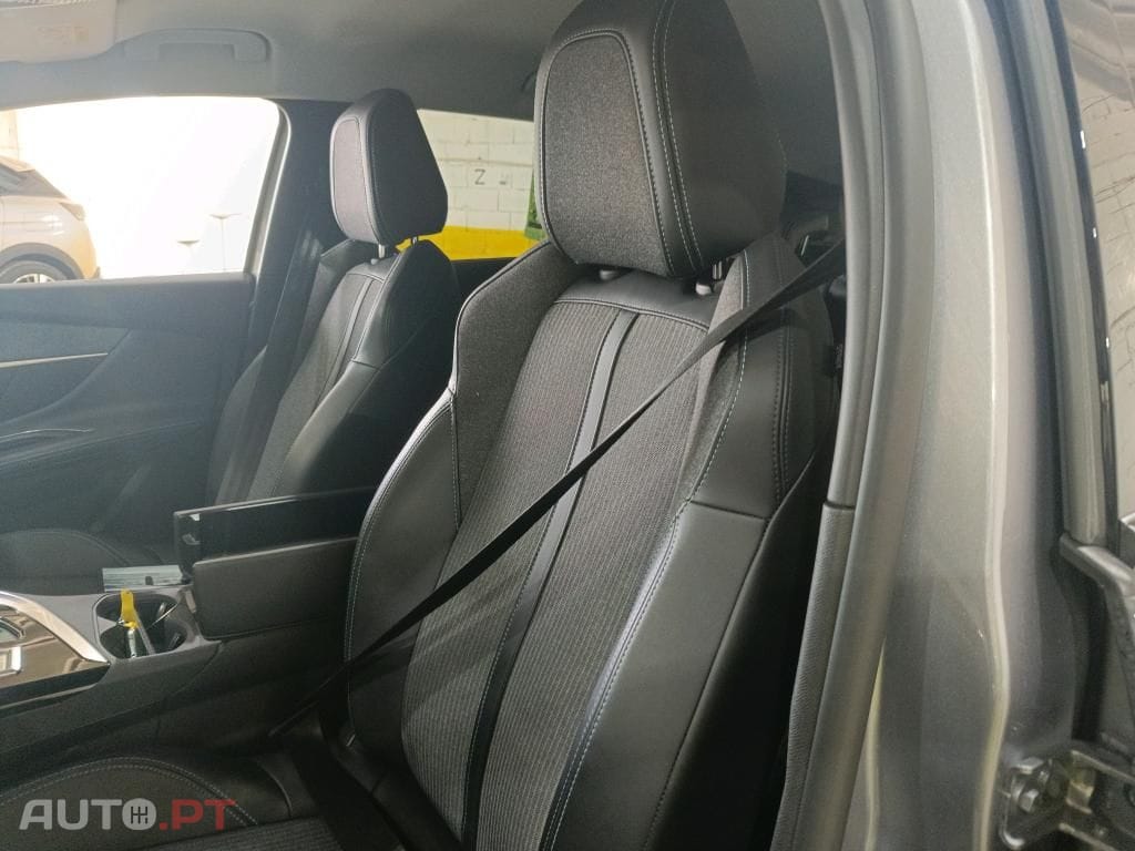 Peugeot 3008 1.6 Hybrid Allure Pack e-EAT8