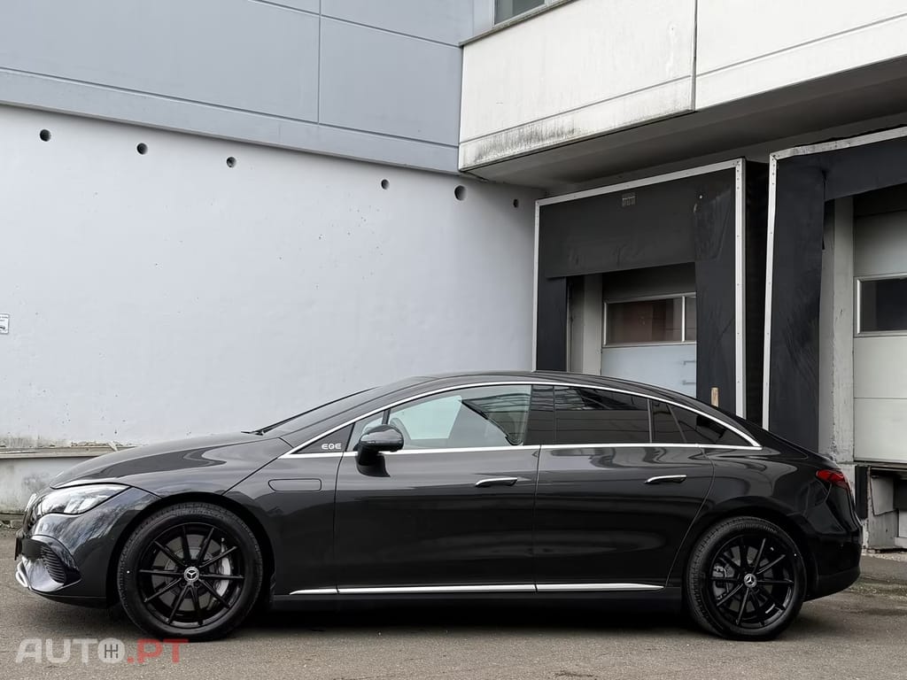 Mercedes-Benz EQE 300 