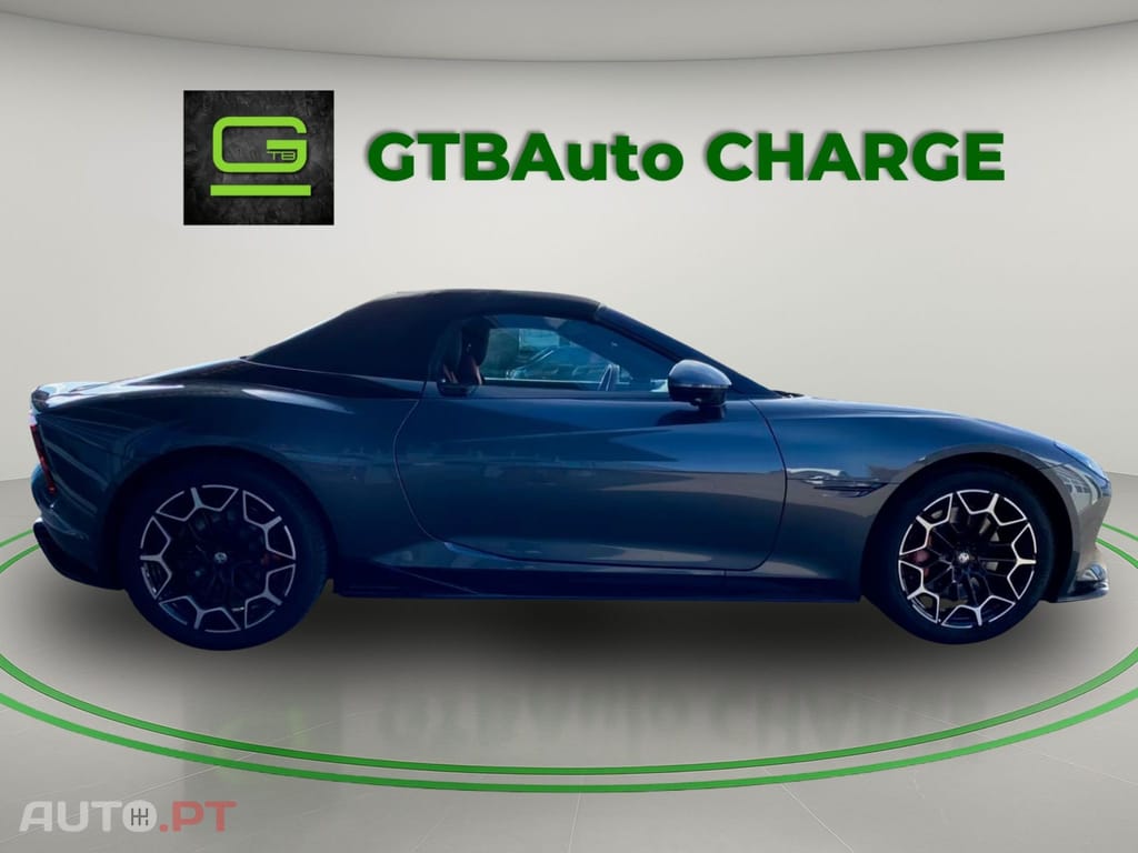 MG Cyberster Roadster 