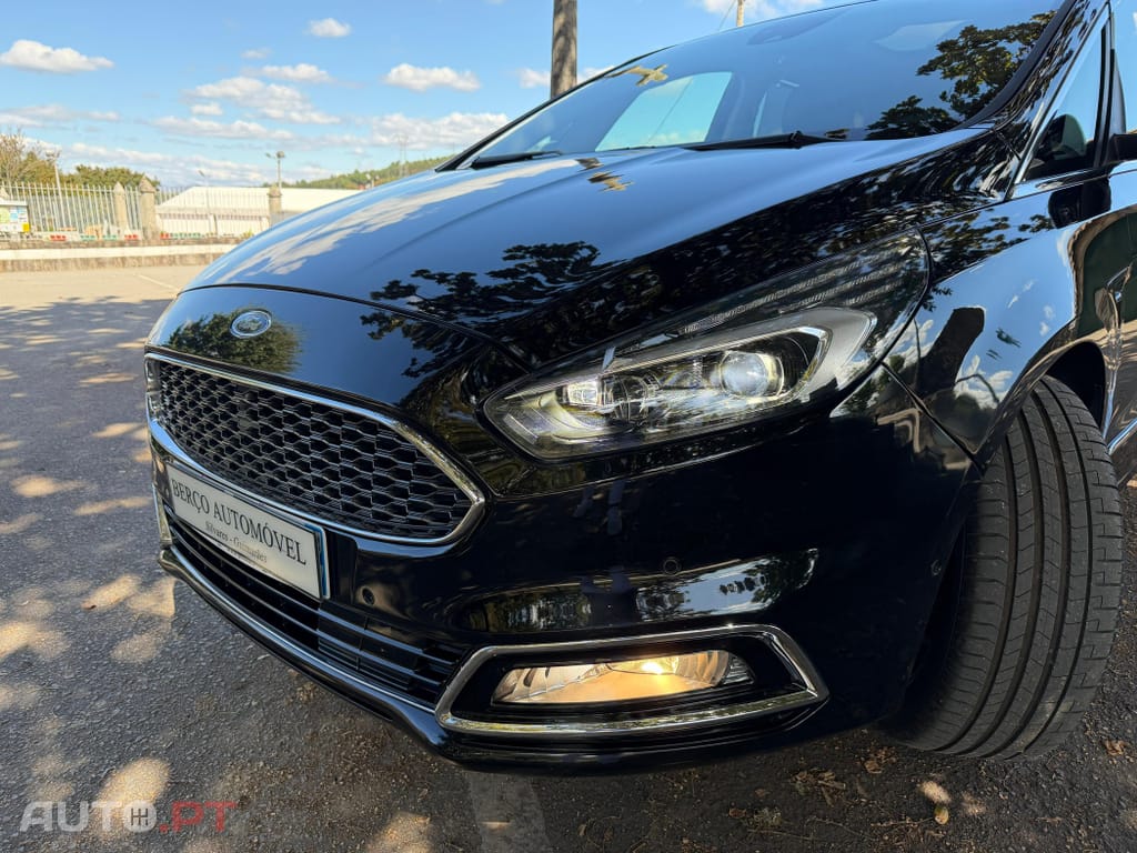 Ford S-Max 2.0 TDCi Vignale Powershift