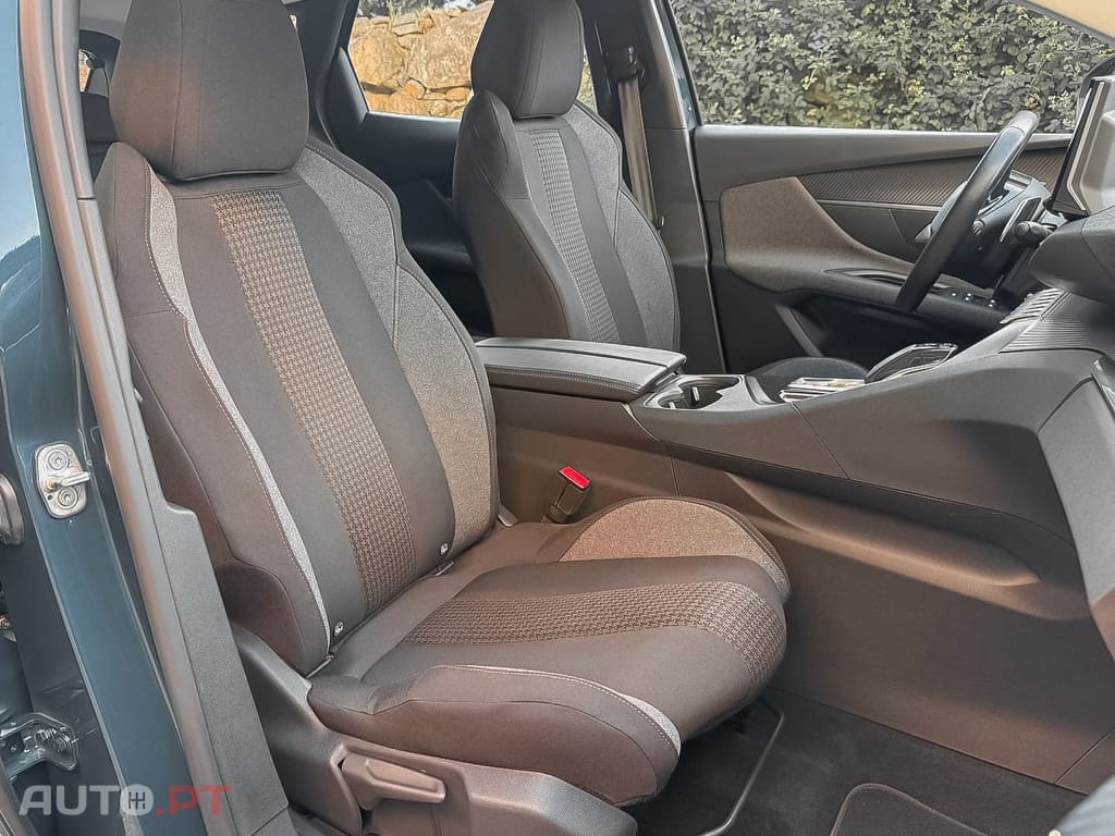 Peugeot 3008 PureTech 130 Stop & Start GPF EAT8 Active Pack