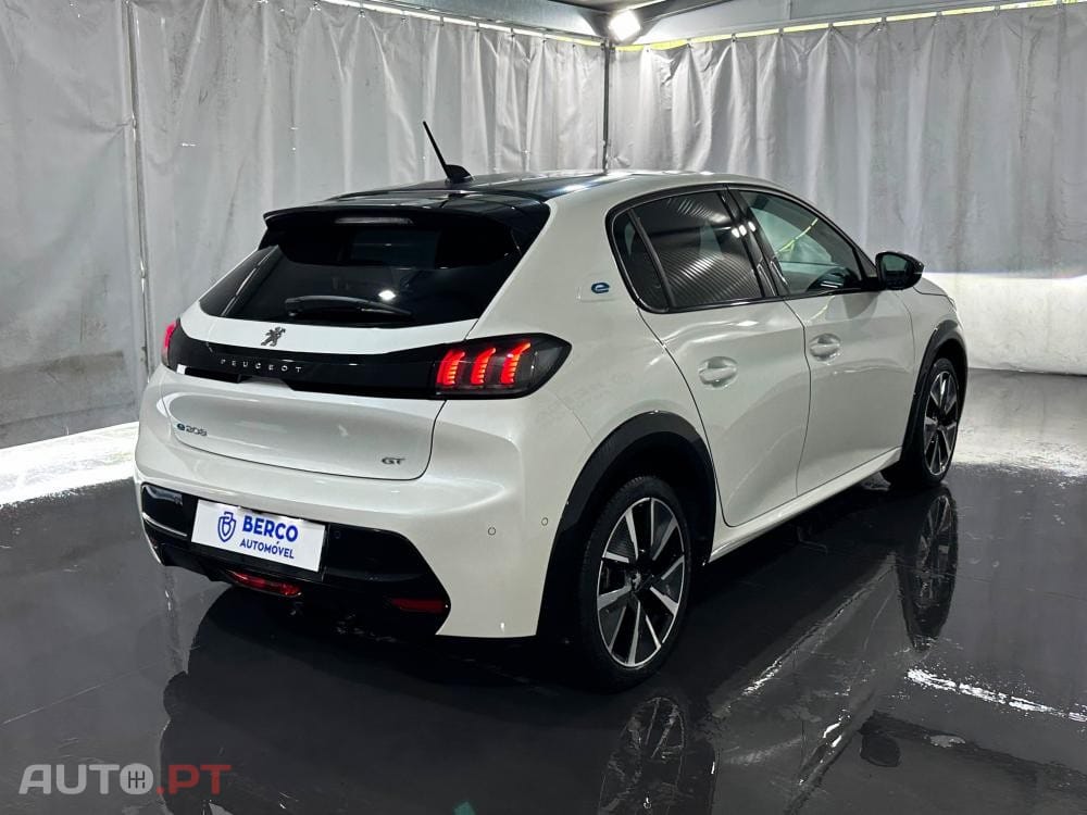 Peugeot E-208 50 kWh GT Pack