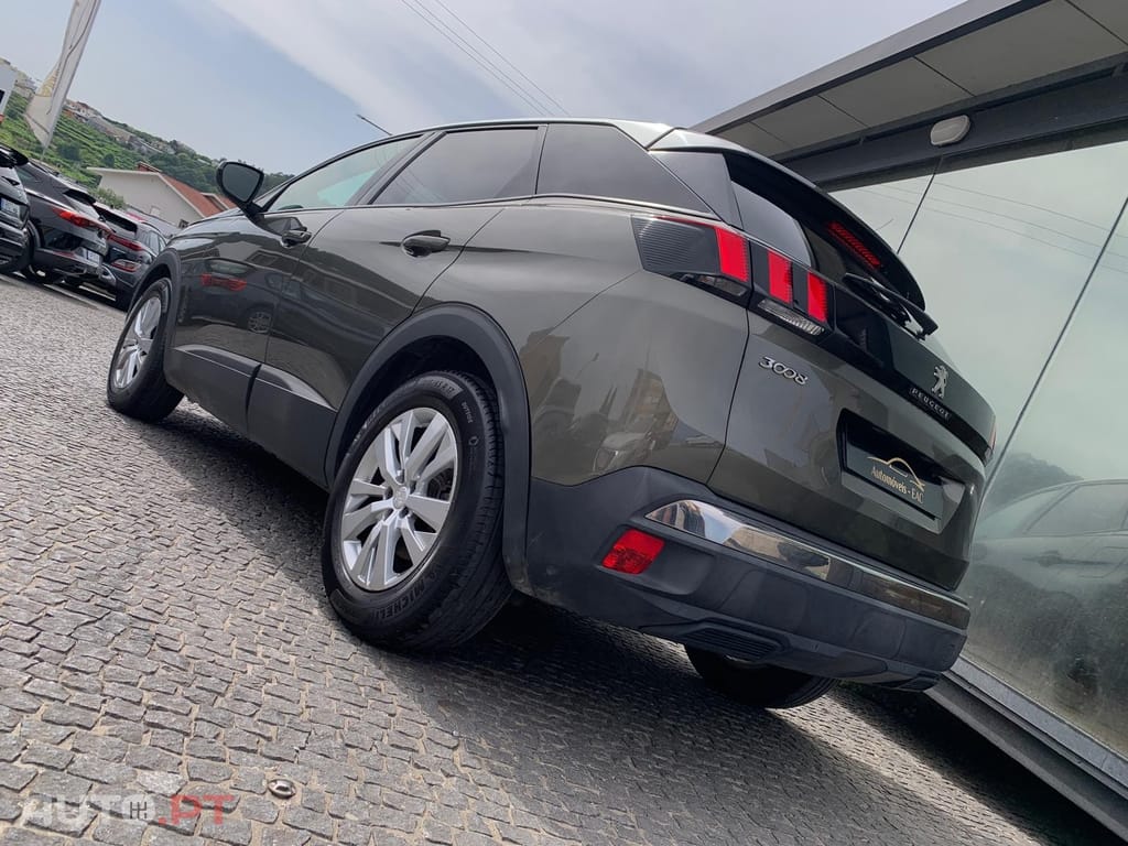 Peugeot 3008 1.5 BlueHDi Active