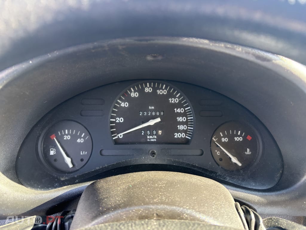 Opel Corsa 1.7 D Janelas Base