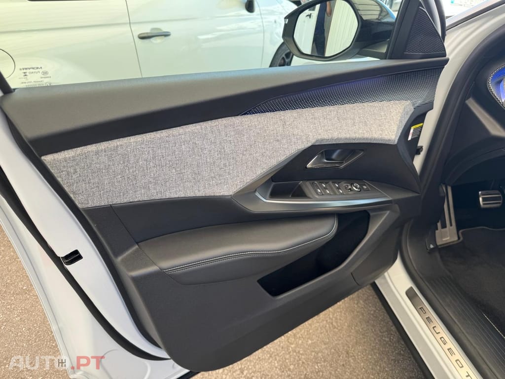 Peugeot E-3008 73 kWh GT
