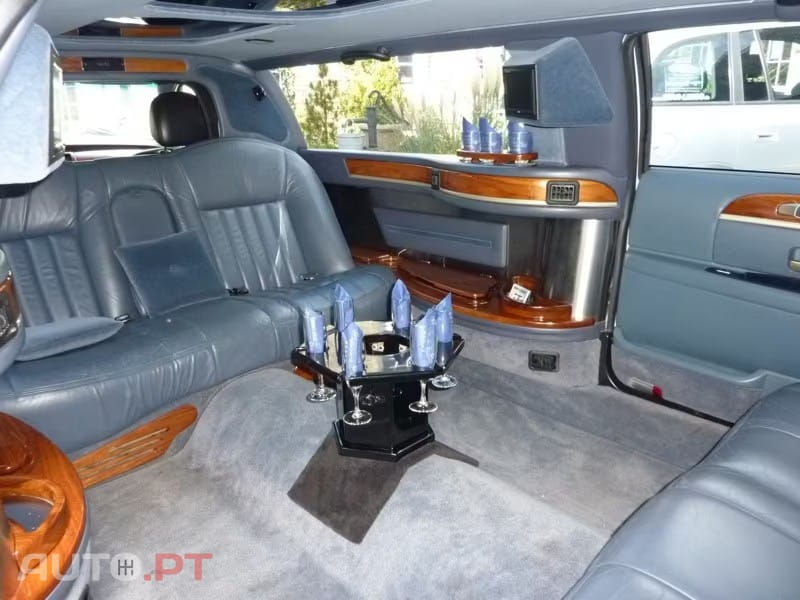 Lincoln Town Car Excalibur