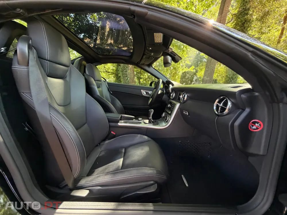Mercedes-Benz SLK 200 Outro