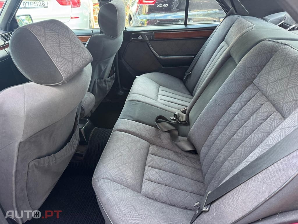 Mercedes-Benz E 250 TD
