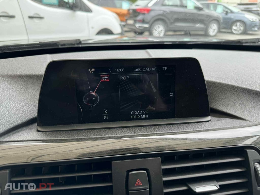 BMW 318 d Touring Line Luxury